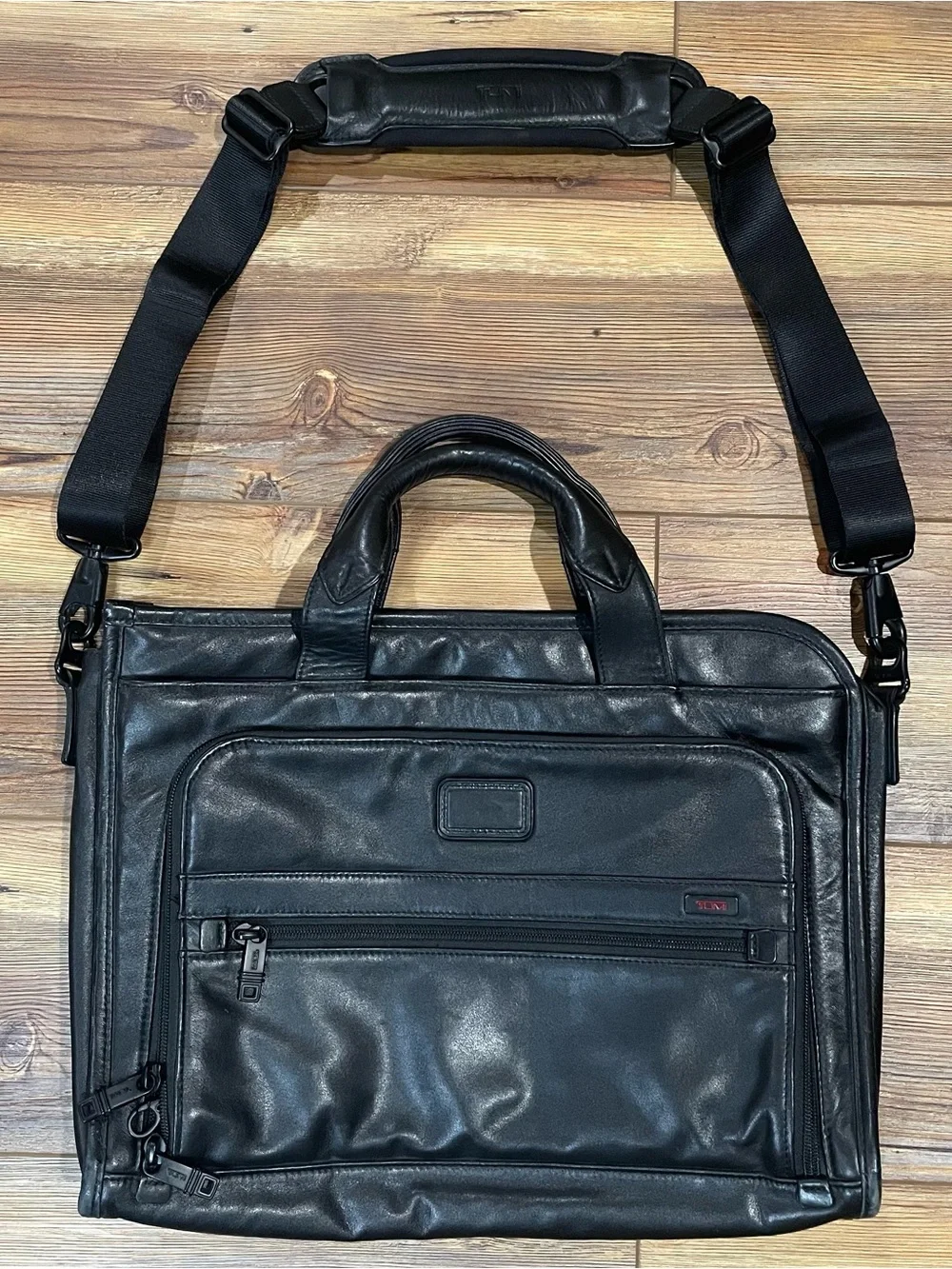 Tumi Alpha 2 SLIM DELUXE PORTFOLIO Black Leather Brief Computer Case Bag 95110DH
